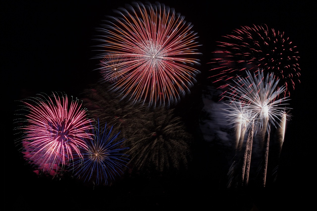 Fireworks, sky, new year — Is Alabama a Good Place to Live? An Overview of the Cost of Living and Housing Market